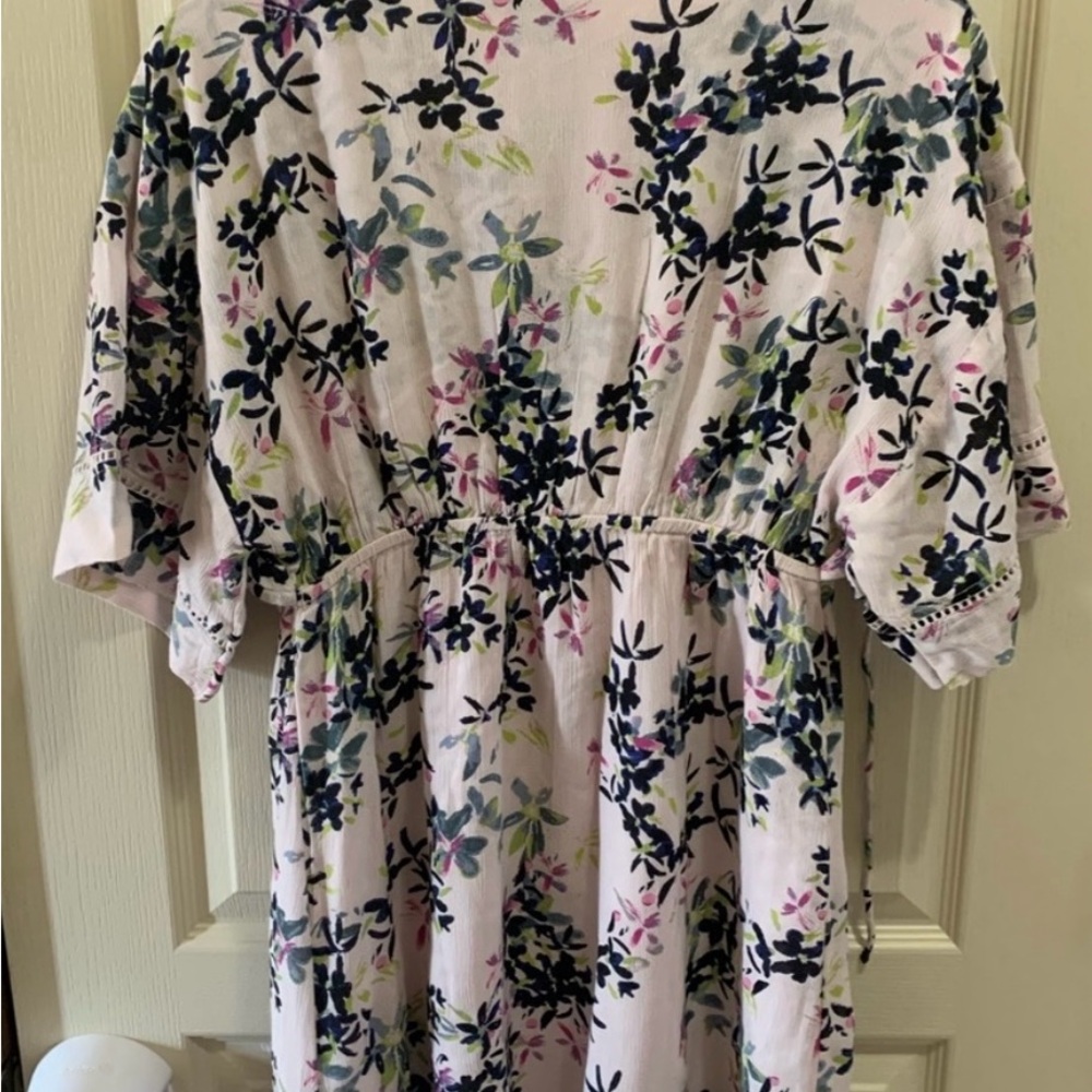 Jessica Simpson Maternity Floral Nursing Dress. Beautiful - Picture 2 of 6